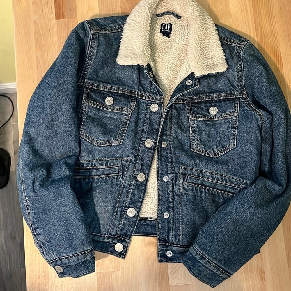 GAP  Sherpa Lined Denim Trucker Jacket Unisex
